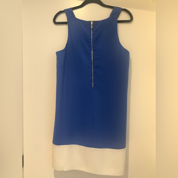 Oleg Cassini Dress, Blue with White panel, gold zipper above the knee, size 10 - Picture 2 of 3